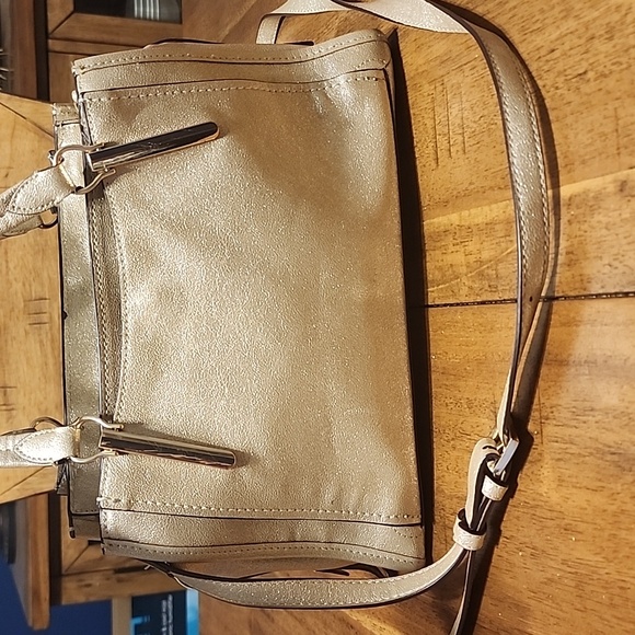 Gianni Bini Handbags - Gianni Bini Metallic Gold Satchel